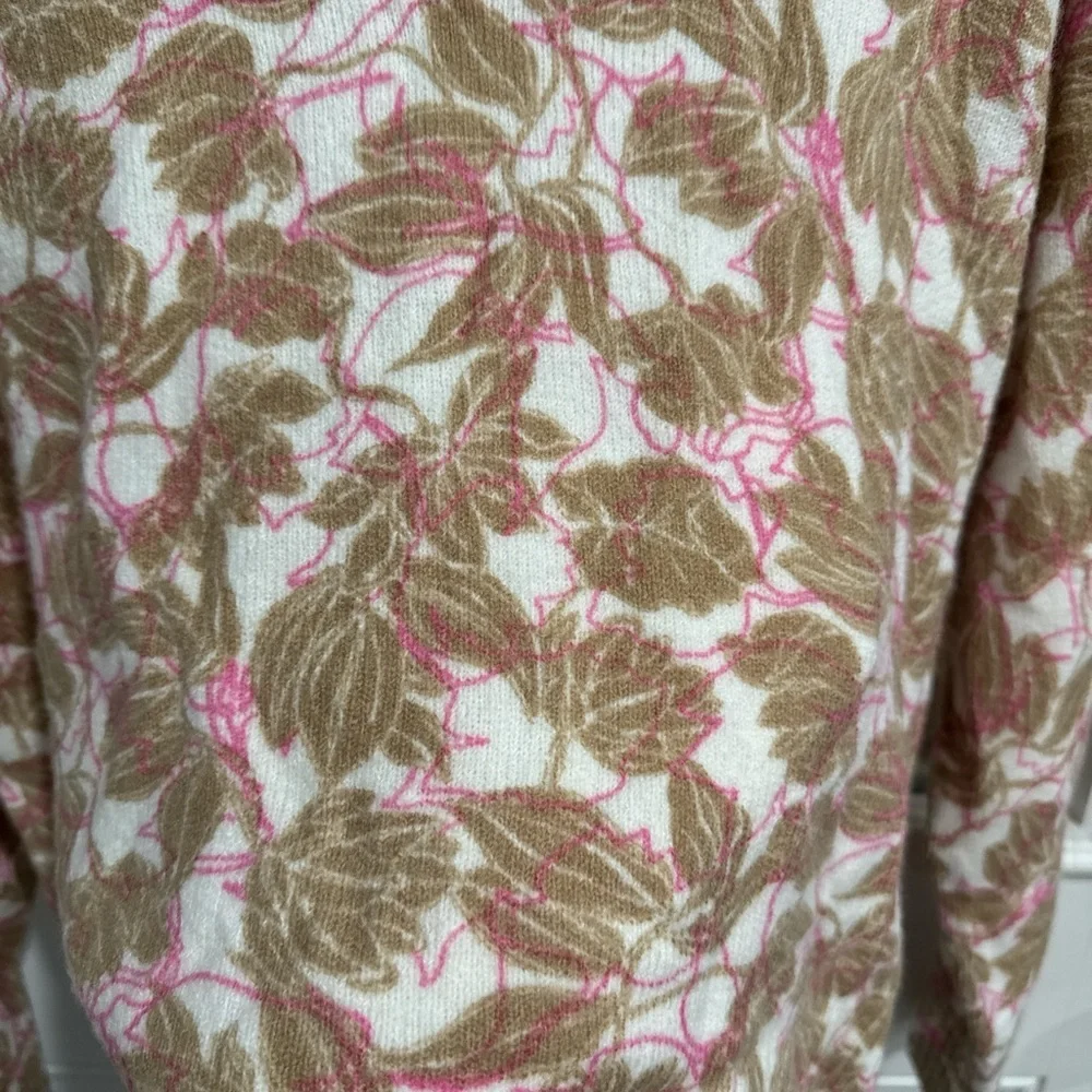 CeCe Women Medium V-Neck Sweater Soft Knit Beige Pink Leaf Pattern Pullover NWT - Picture 6 of 12